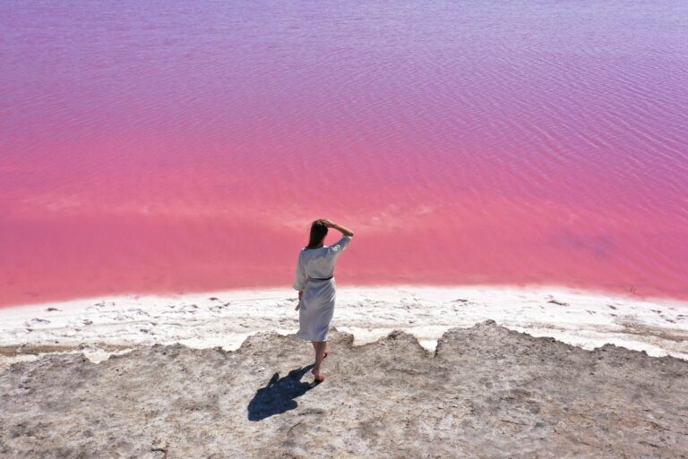 Рожеве озеро в селі Іванівка