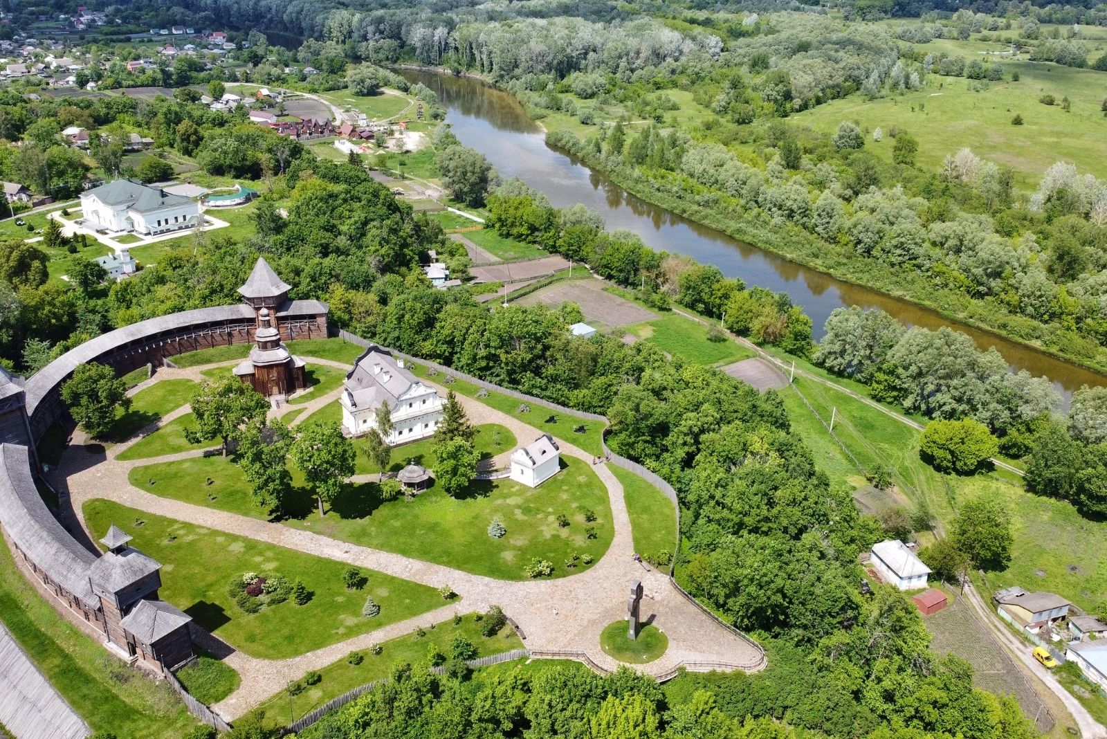 Погода батурин 10 дней. Батурин город. Батурин крепость. Батурин.