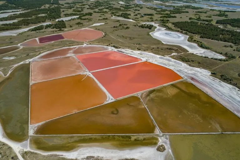 neskolko-rozovyh-ozer Несколько розовых озер