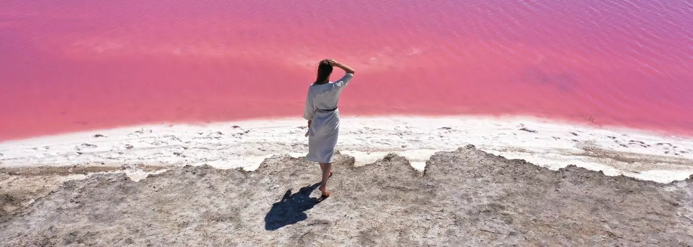 Херсонское «Мертвое море»: розовое соленое озеро в Херсонской области