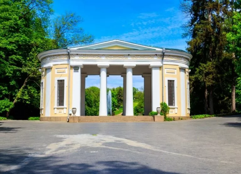 Софиевский парк арка