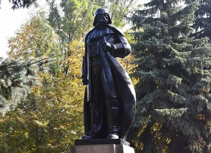Памятник Дарту Вейдеру