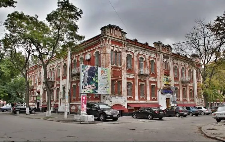 Здание херсонской табачной фабрики
